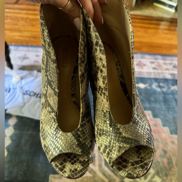 SCHUTZ Python Pumps - Picture 2 of 6